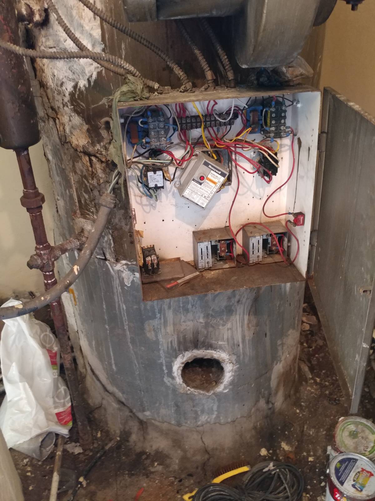Darien R. Nicolas S. - Santo Domingo de Guzmán - Instalación de ventiladores
