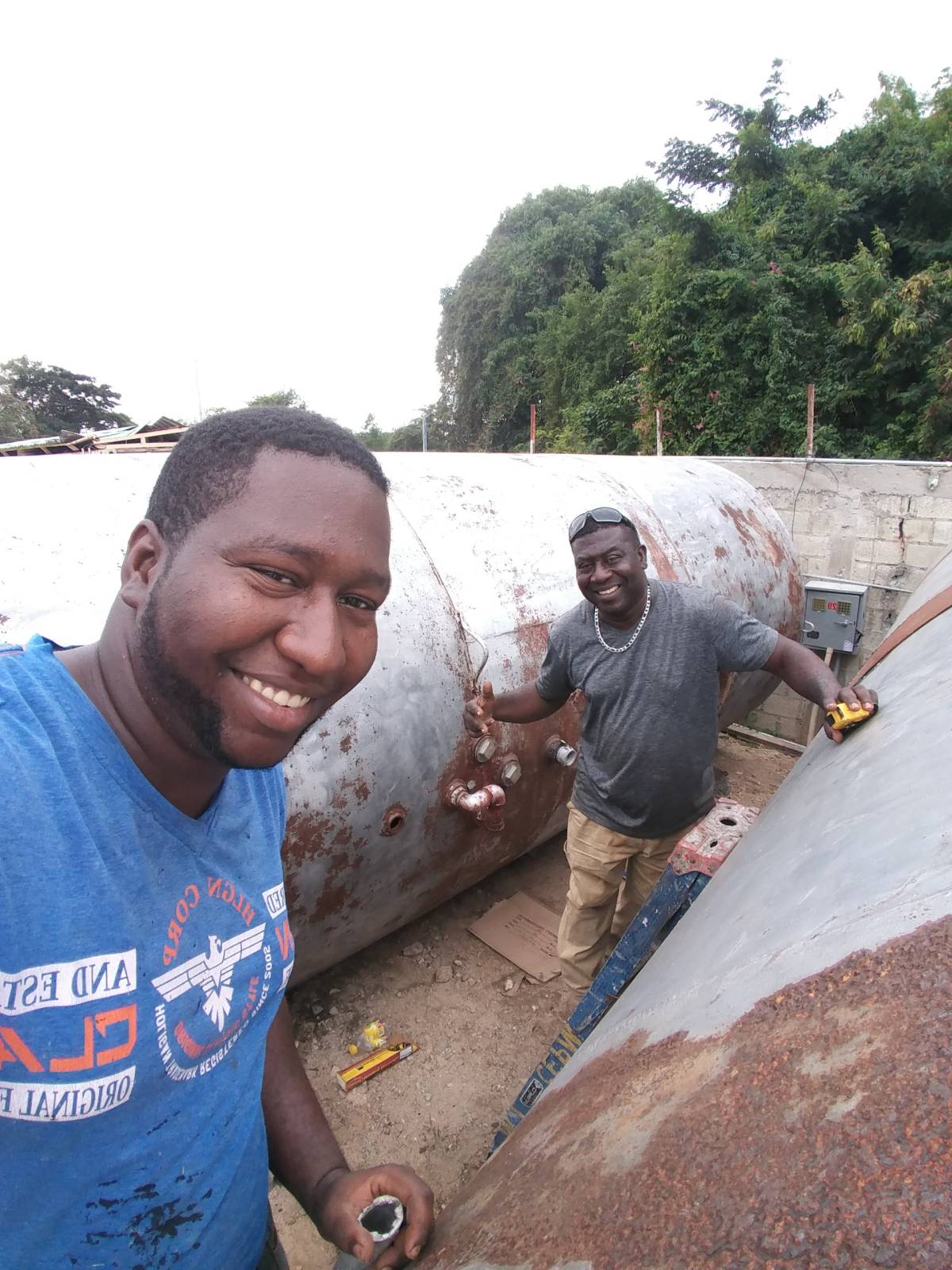 Darien R. Nicolas S. - Santo Domingo de Guzmán - Reparación de cajas de fusibles