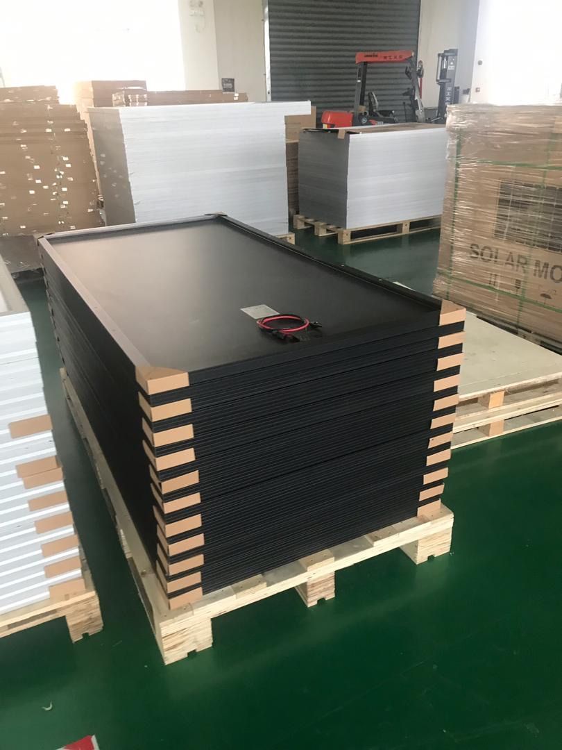Keluarga Smart Solar - Pedro Brand - Solar Panels