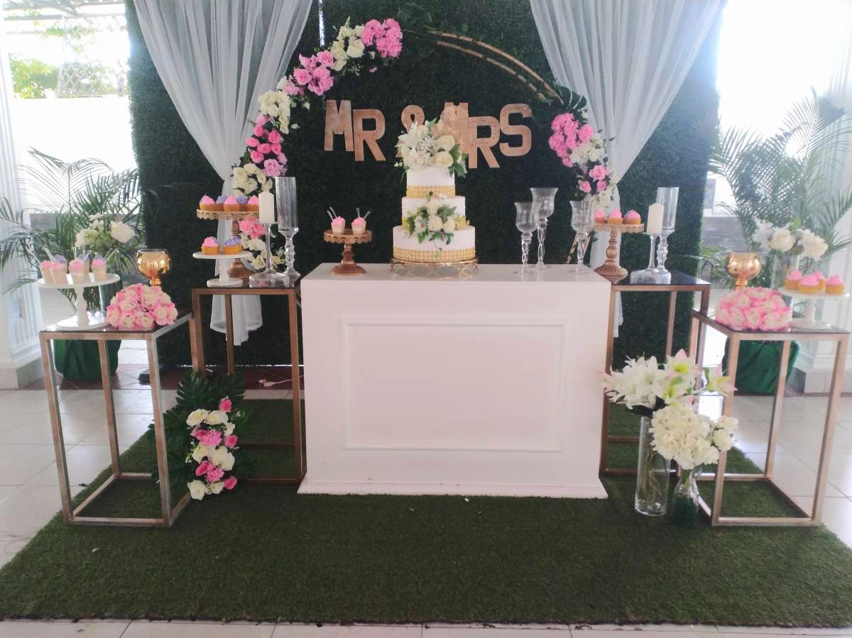 Sinthya Corner - San Cristóbal - Wedding Decorating