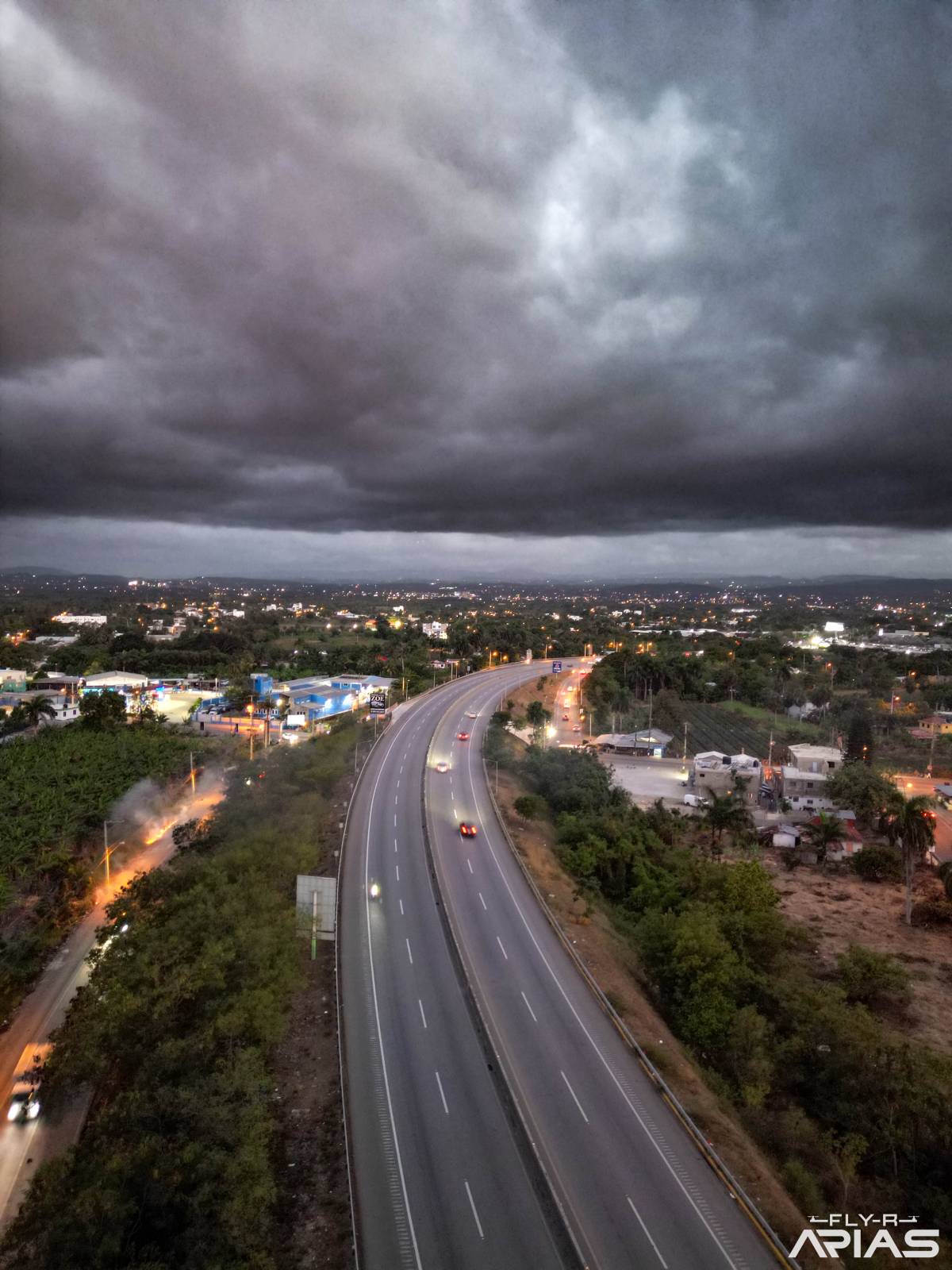 Fly R Arias - Licey Al Medio - Fotografía comercial