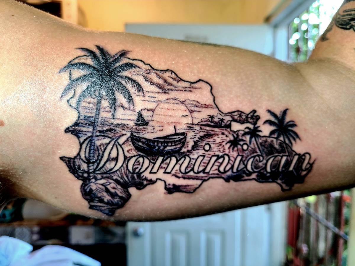 Moments Tattoo - La Romana - Tattoos and Piercings