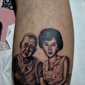 Moments Tattoo - La Romana - Piercing Studios