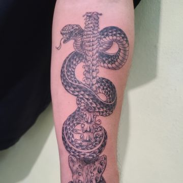 Moments Tattoo - La Romana - Piercing Studios