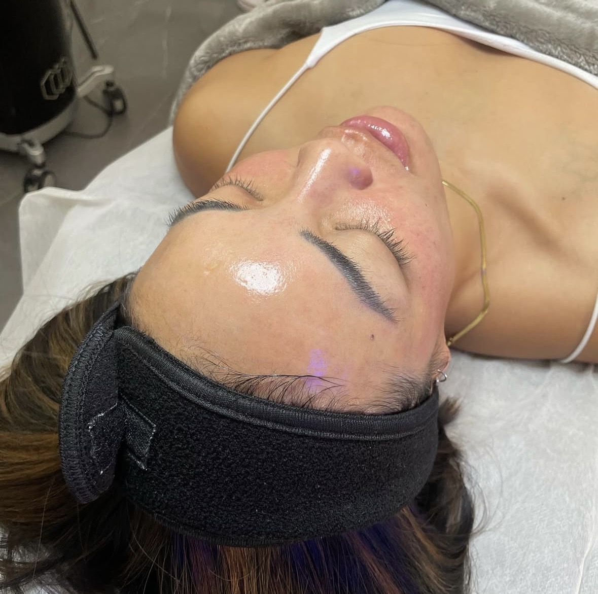 I work off commission at ZenVida Wellness & Aesthetics - Samaná - Beauty services