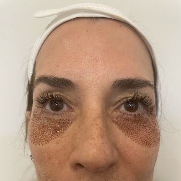 I work off commission at ZenVida Wellness & Aesthetics - Samaná - Beauty services