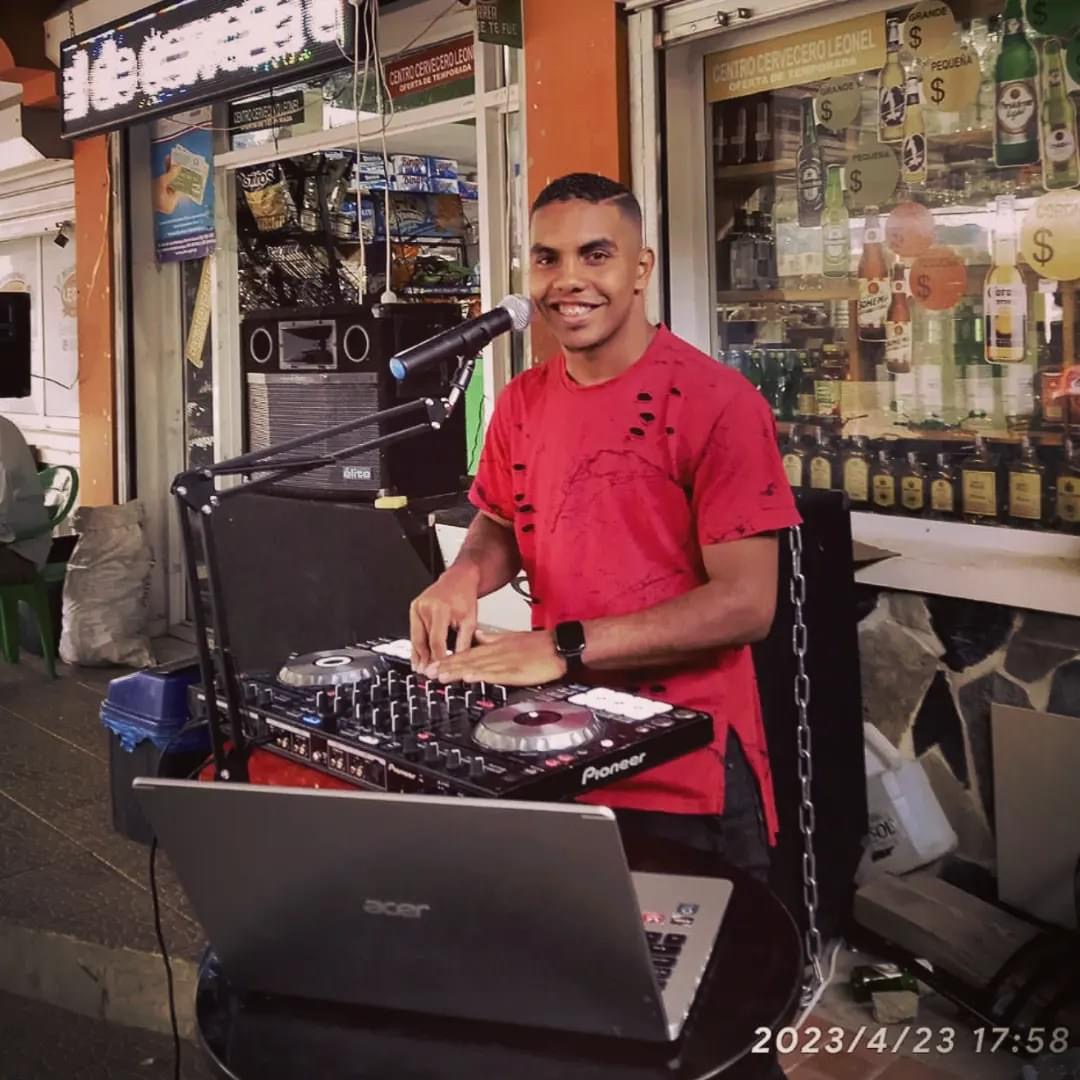 Dj Raúl El Más Criminal⚡️ - La Vega - Wedding Henna Tattooing