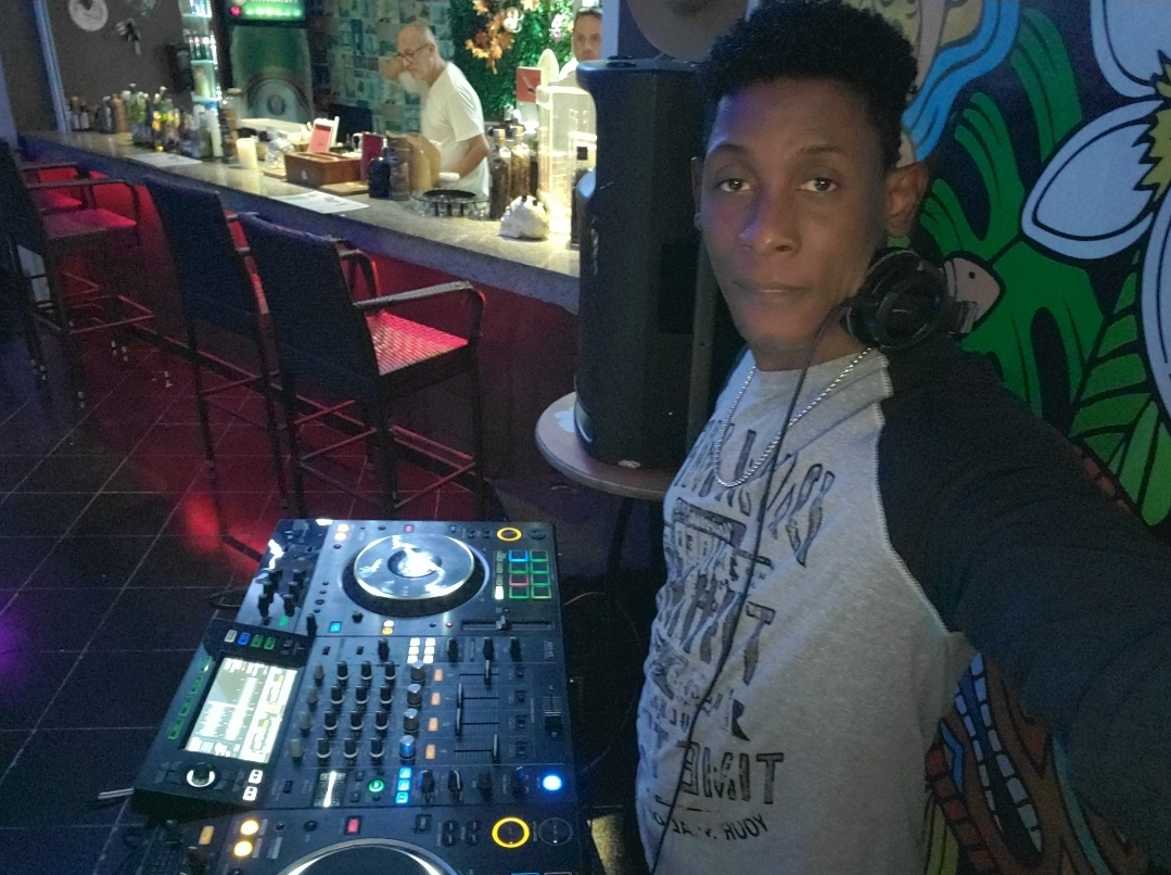 Dj Manuel Internacional - San Rafael del Yuma - Vídeos comerciales