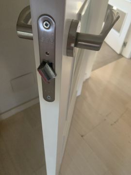 Cerrajero para reparación de puertas
