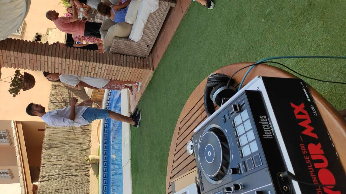 Alex - Valencia - DJ para bodas