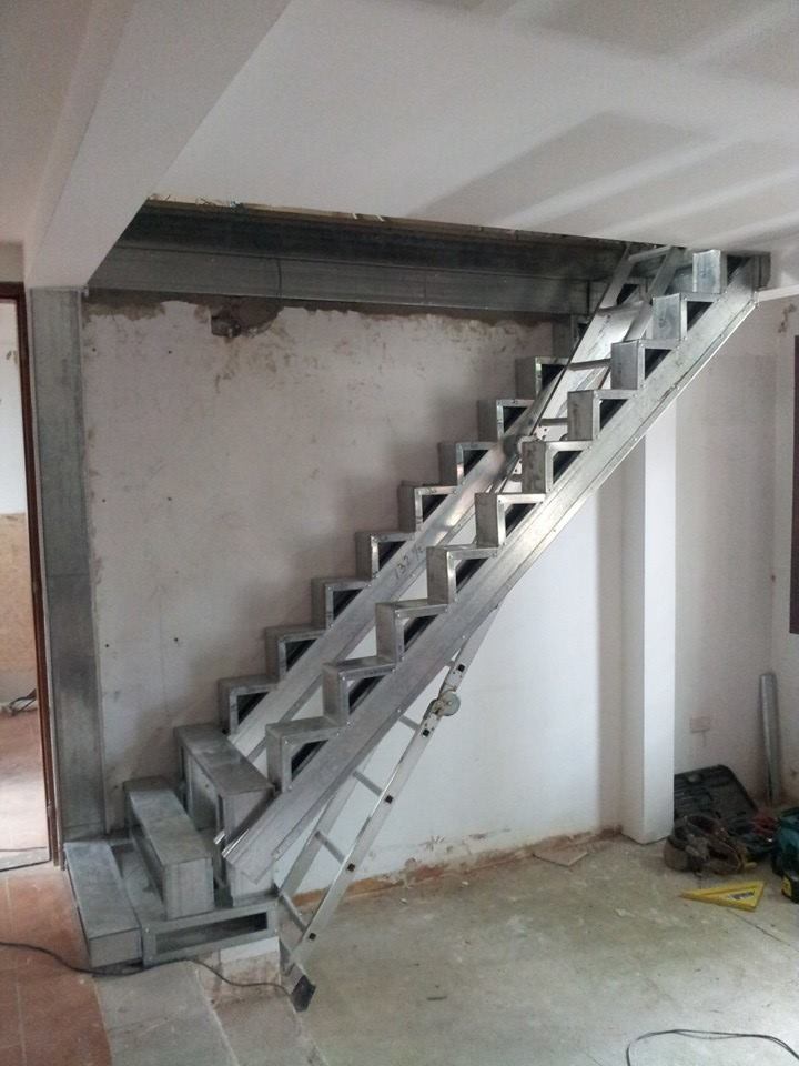 NEW YORK BUILDER STEEL FRAME, S.L - Huelva - Instalación de Zocálos