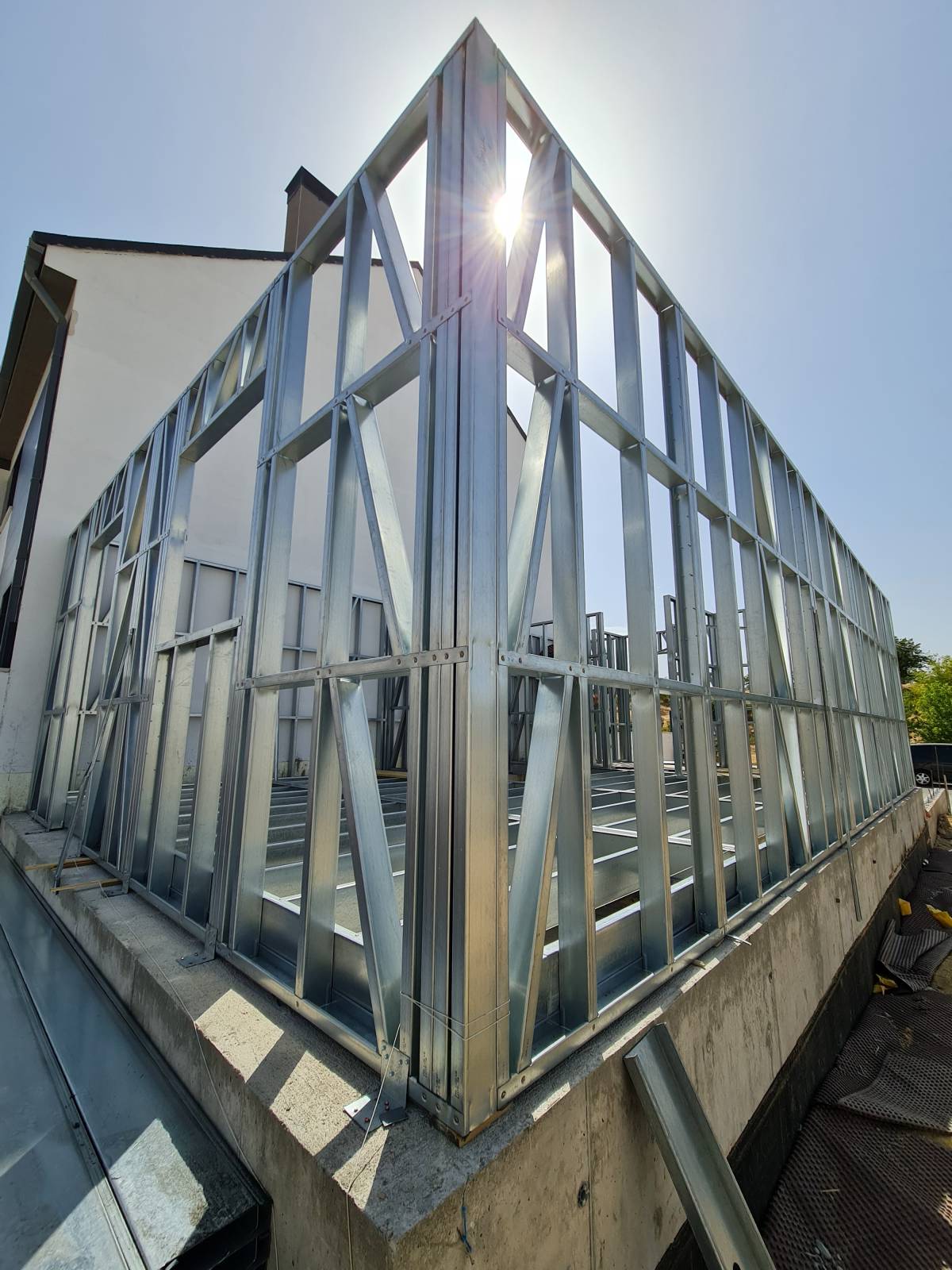 NEW YORK BUILDER STEEL FRAME, S.L - Huelva - Ventanales comerciales tintados