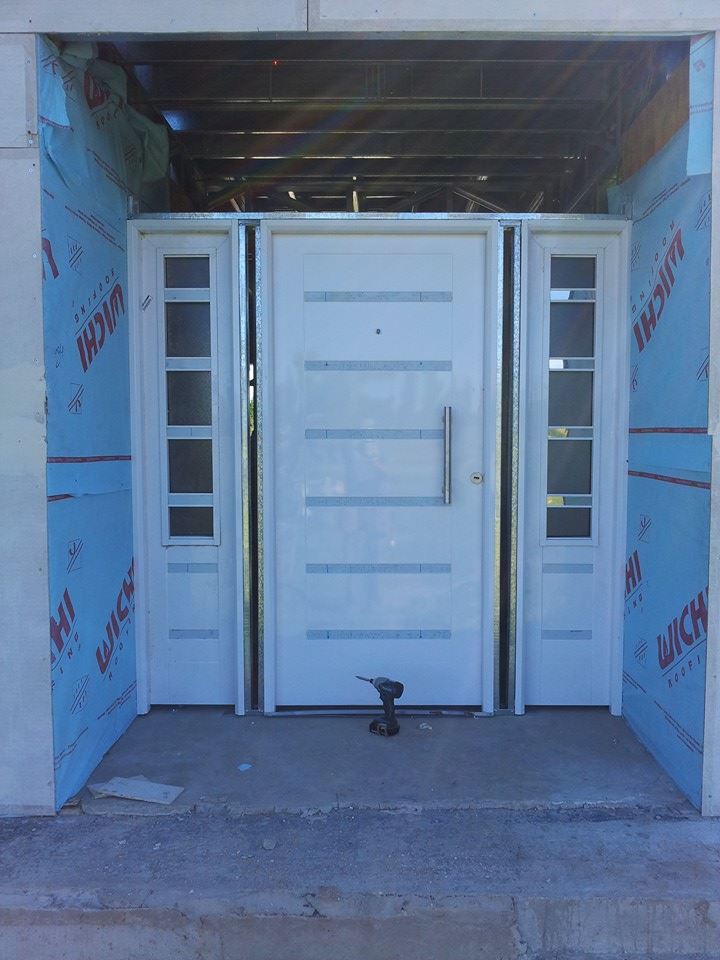 NEW YORK BUILDER STEEL FRAME, S.L - Huelva - Instalación de puertas