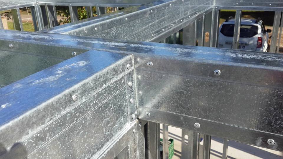 NEW YORK BUILDER STEEL FRAME, S.L - Huelva - Paredes, marcos y escaleras
