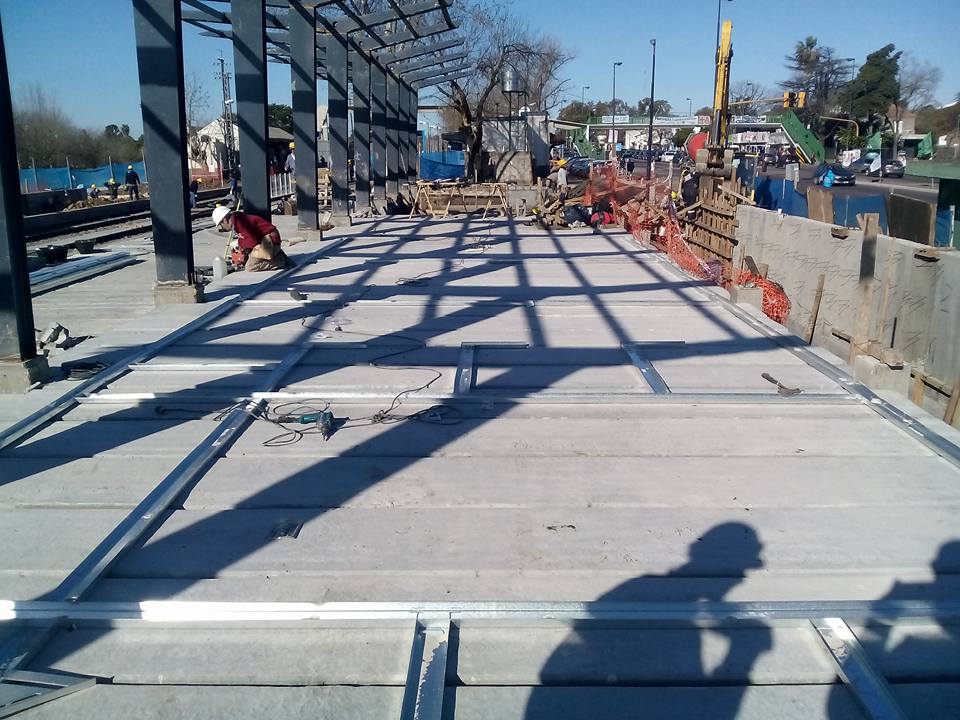 NEW YORK BUILDER STEEL FRAME, S.L - Huelva - Reparación de suelos de vinilo o linóleo o reemplazo parcial