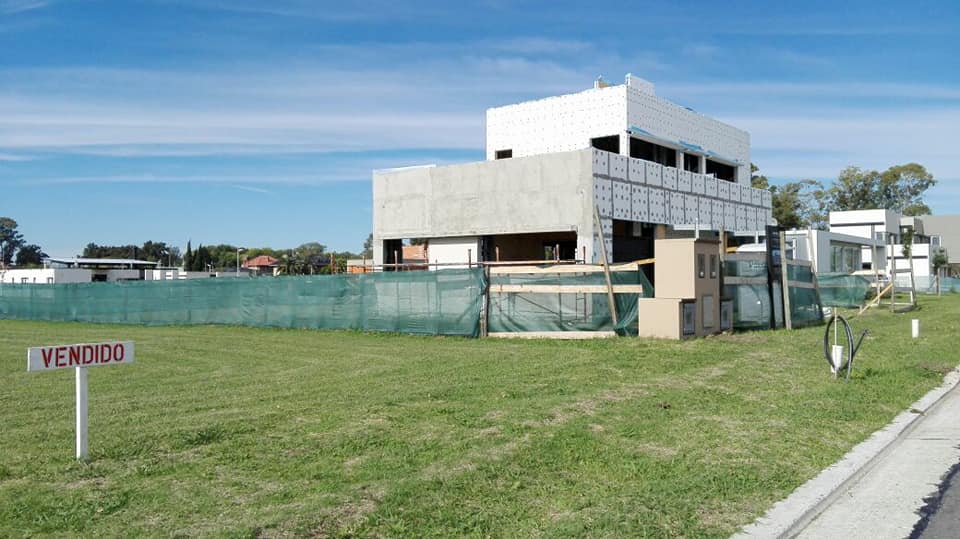 NEW YORK BUILDER STEEL FRAME, S.L - Huelva - Ventanales comerciales tintados
