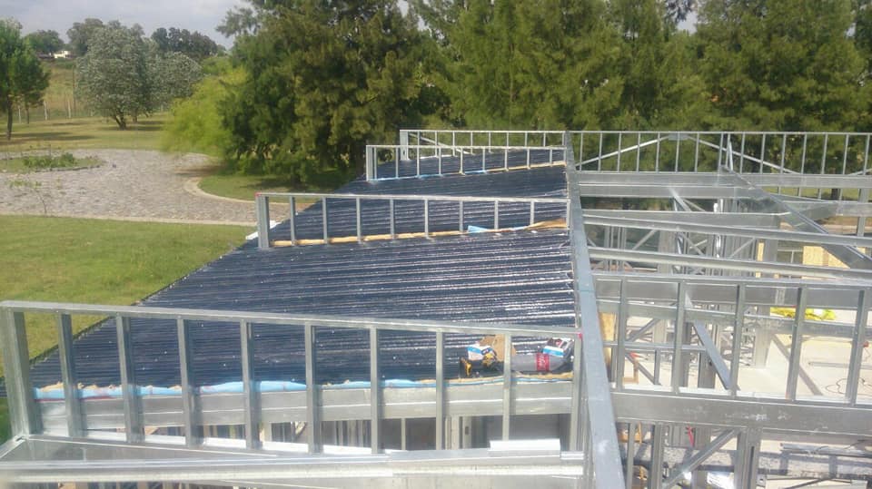NEW YORK BUILDER STEEL FRAME, S.L - Huelva - Paredes, marcos y escaleras