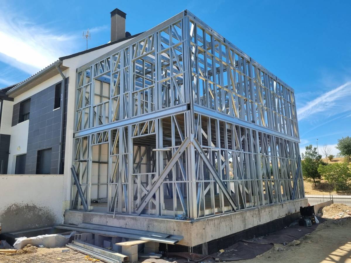 NEW YORK BUILDER STEEL FRAME, S.L - Huelva - Instalación de alfombras