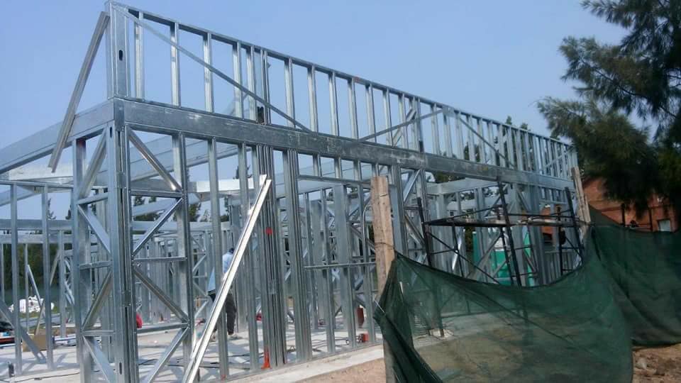 NEW YORK BUILDER STEEL FRAME, S.L - Huelva - Instalación de acristalamiento de balcones