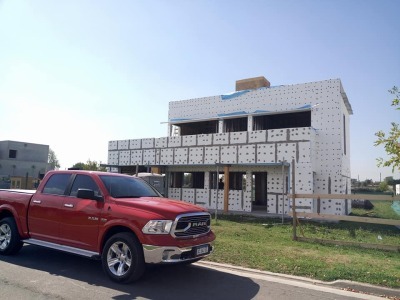 NEW YORK BUILDER STEEL FRAME, S.L - Huelva - Instalación de vallas