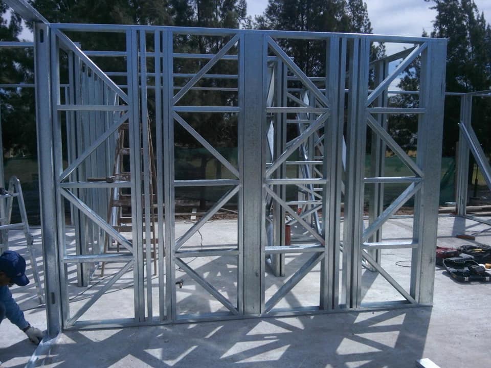 NEW YORK BUILDER STEEL FRAME, S.L - Huelva - Pintar armarios
