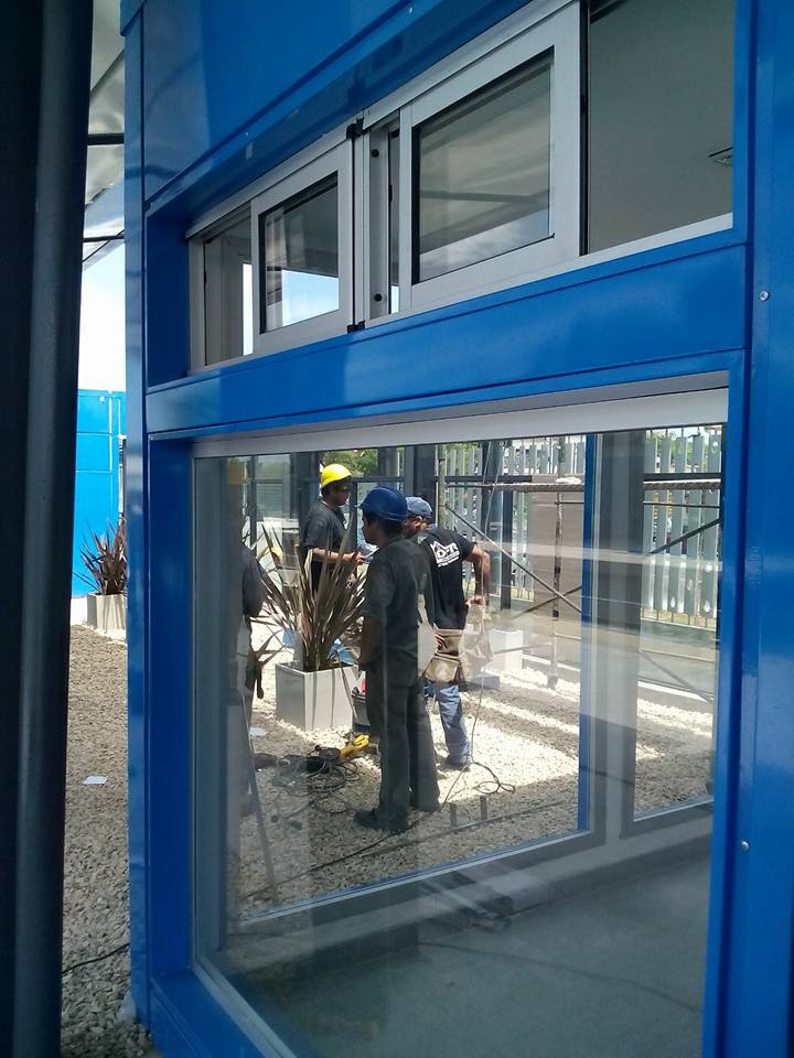 NEW YORK BUILDER STEEL FRAME, S.L - Huelva - Ventanales comerciales tintados
