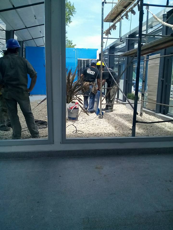 NEW YORK BUILDER STEEL FRAME, S.L - Huelva - Instalación de vinilos o linóleos