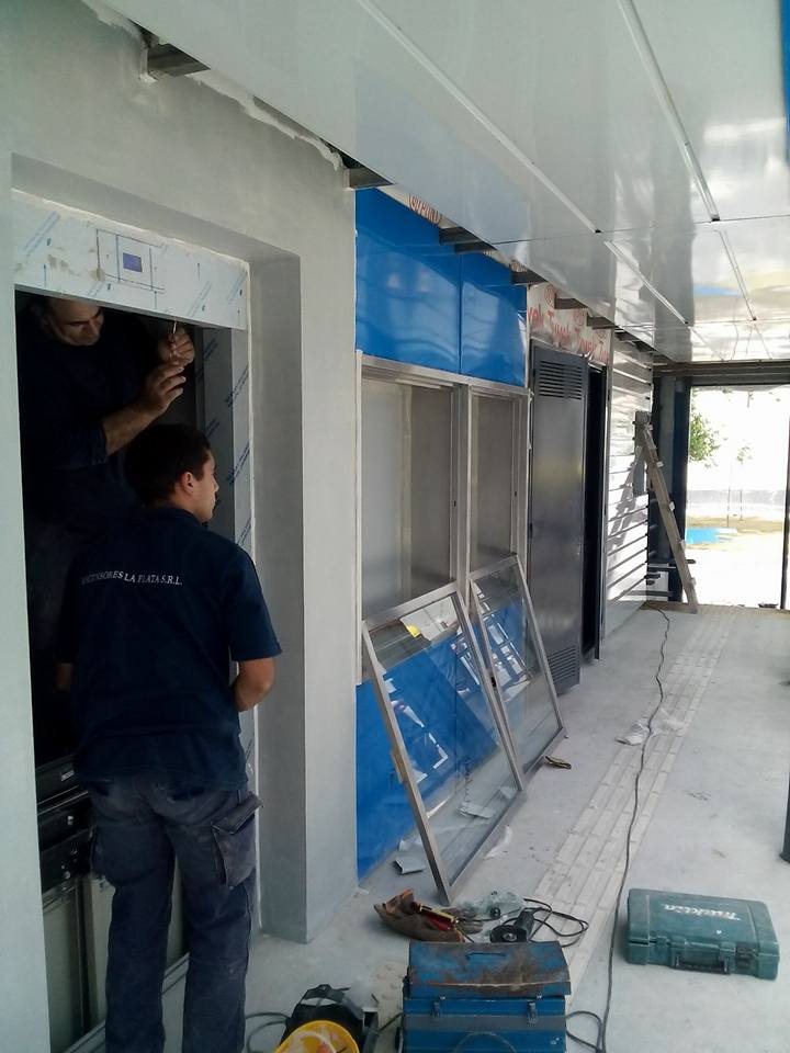NEW YORK BUILDER STEEL FRAME, S.L - Huelva - Instalación de grifos y fregaderos