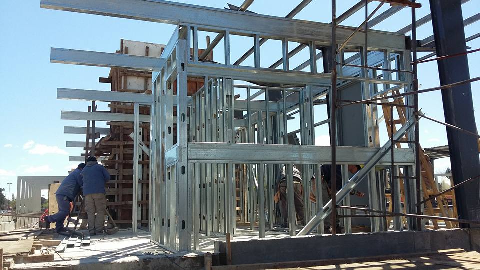 NEW YORK BUILDER STEEL FRAME, S.L - Huelva - Instalación de suelos de madera