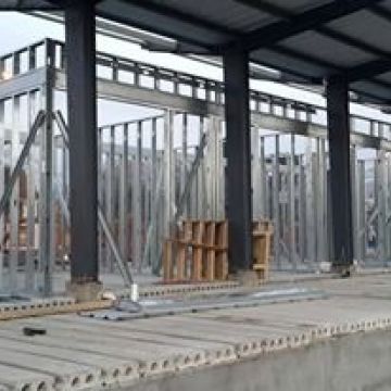 NEW YORK BUILDER STEEL FRAME, S.L - Huelva - Instalación de suelos de hormigón