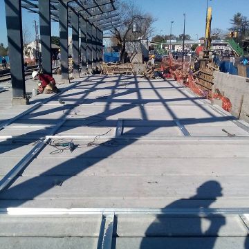 NEW YORK BUILDER STEEL FRAME, S.L - Huelva - Reparación de suelos de vinilo o linóleo o reemplazo parcial