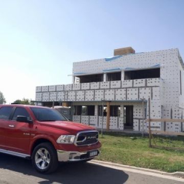 NEW YORK BUILDER STEEL FRAME, S.L - Huelva - Instalación de vallas