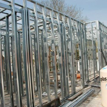 NEW YORK BUILDER STEEL FRAME, S.L - Huelva - Pintar armarios