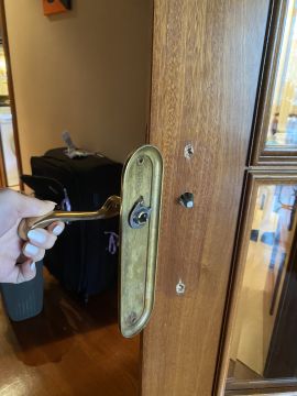 Cerrajero para reparación de puertas