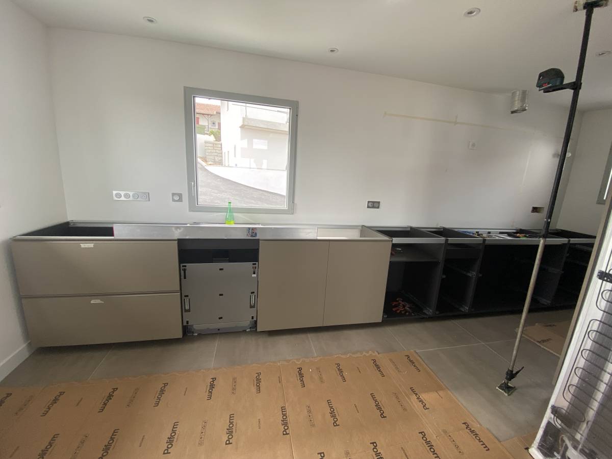 Gosselain artisan - Melilla - Montagem de Equipamento Desportivo