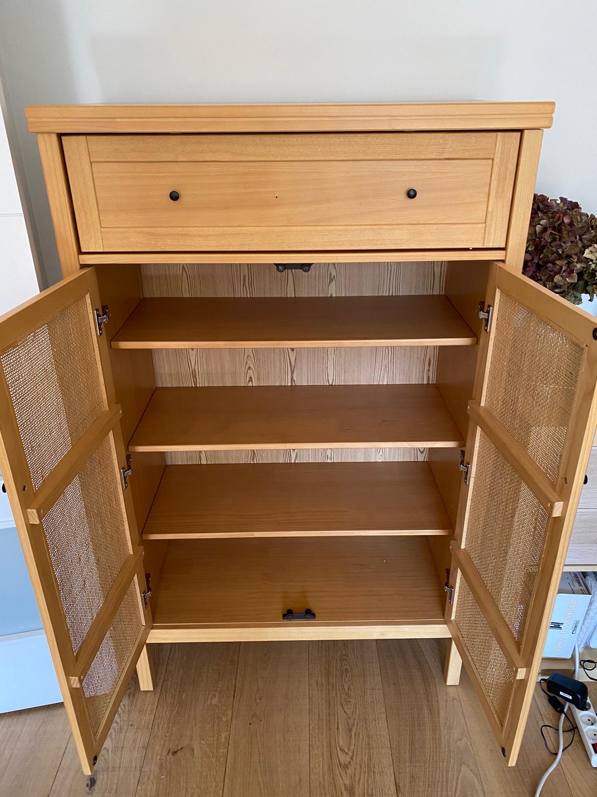 Oscar del Rio - Val do Dubra - Furniture Assembly