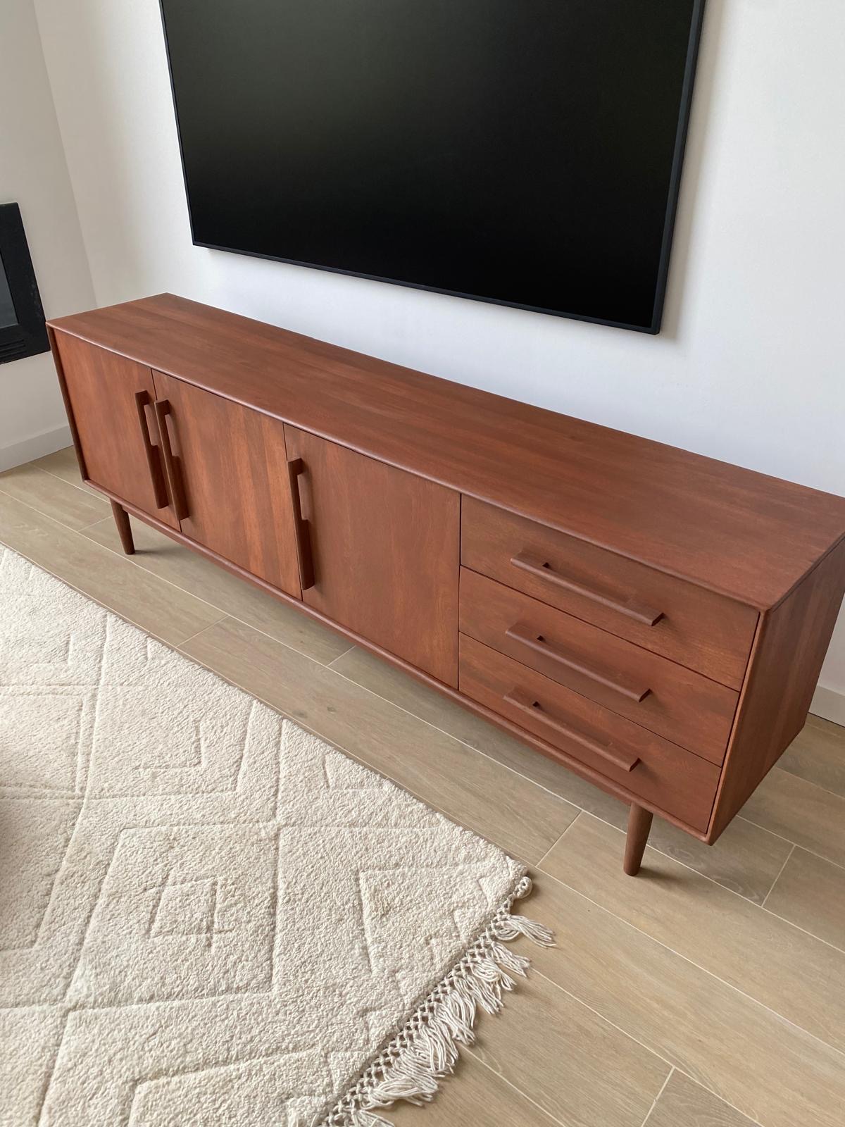 Oscar del Rio - Val do Dubra - Entertainment Center or TV Stand Assembly
