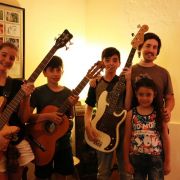 Músico/ Profesor de bajo eléctrico / Profesor de música - Las Rozas de Madrid - Lecciones de teclado