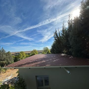 Yurii - Madrid - Roof Cleaning