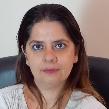 Laura - Peñarroya-Pueblonuevo - Tarot Card Reader Entertainment