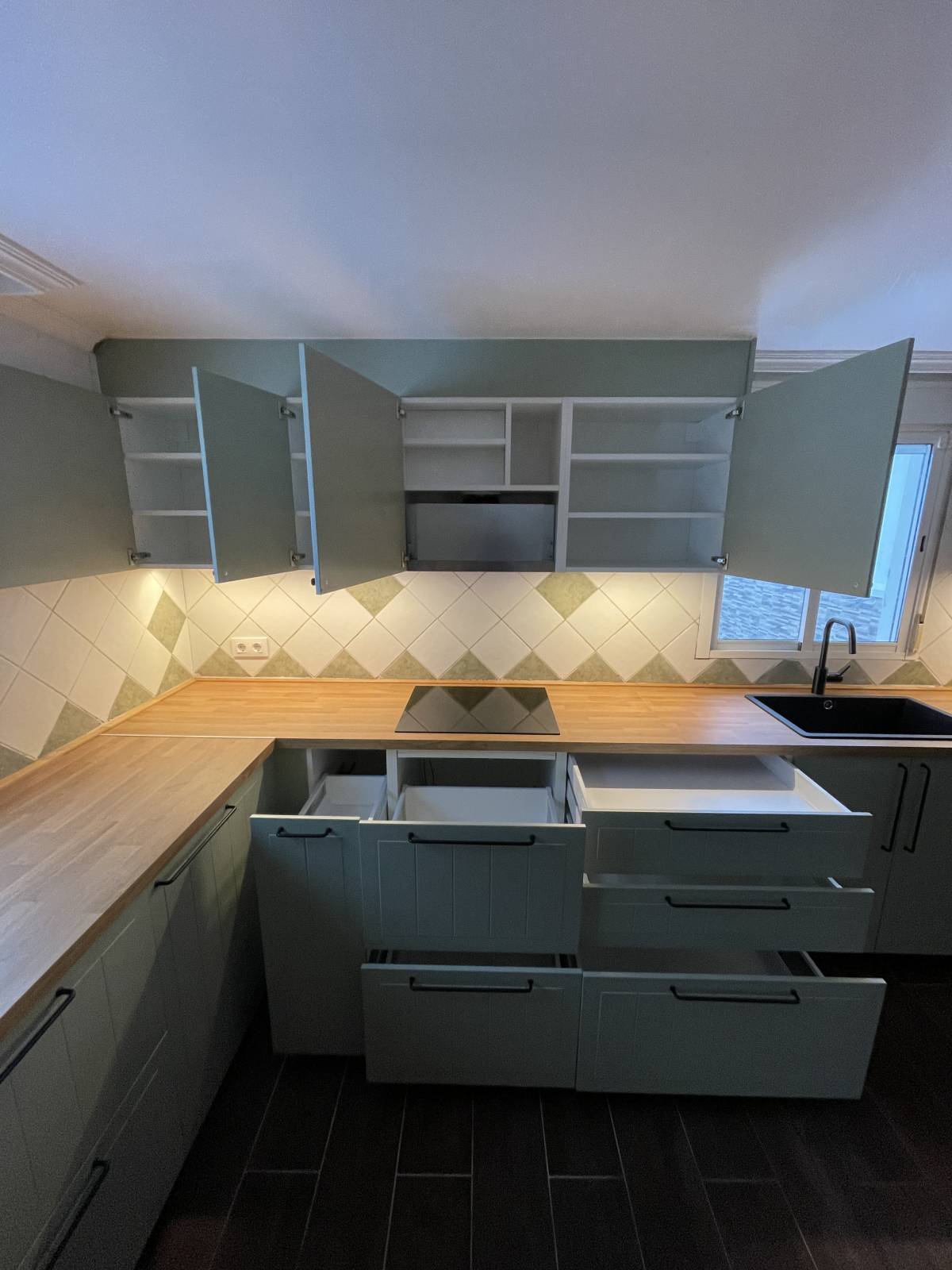 ATEL - Valencia - Montaje de escritorios