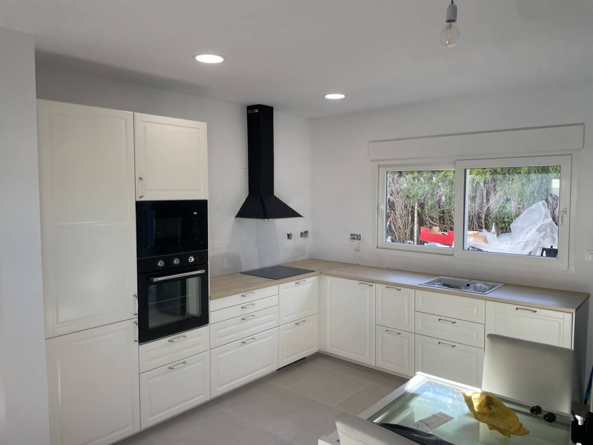 ATEL - Valencia - Instalación de armarios prefabricados