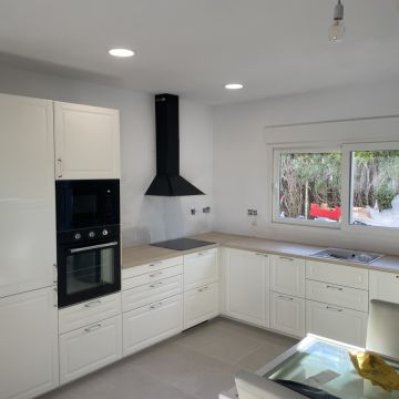 ATEL - Valencia - Instalación de armarios prefabricados