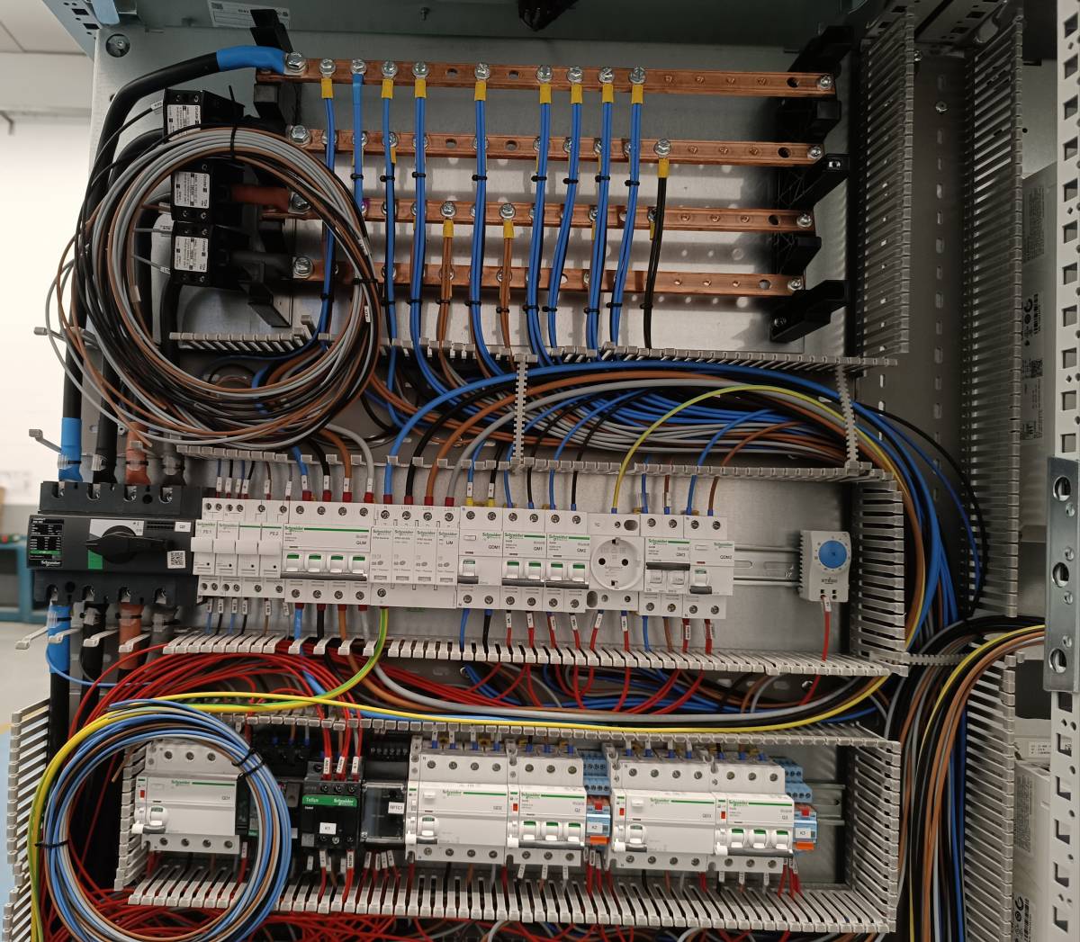 Abdelhafid Majjate - Sabadell - Instalación de lámparas