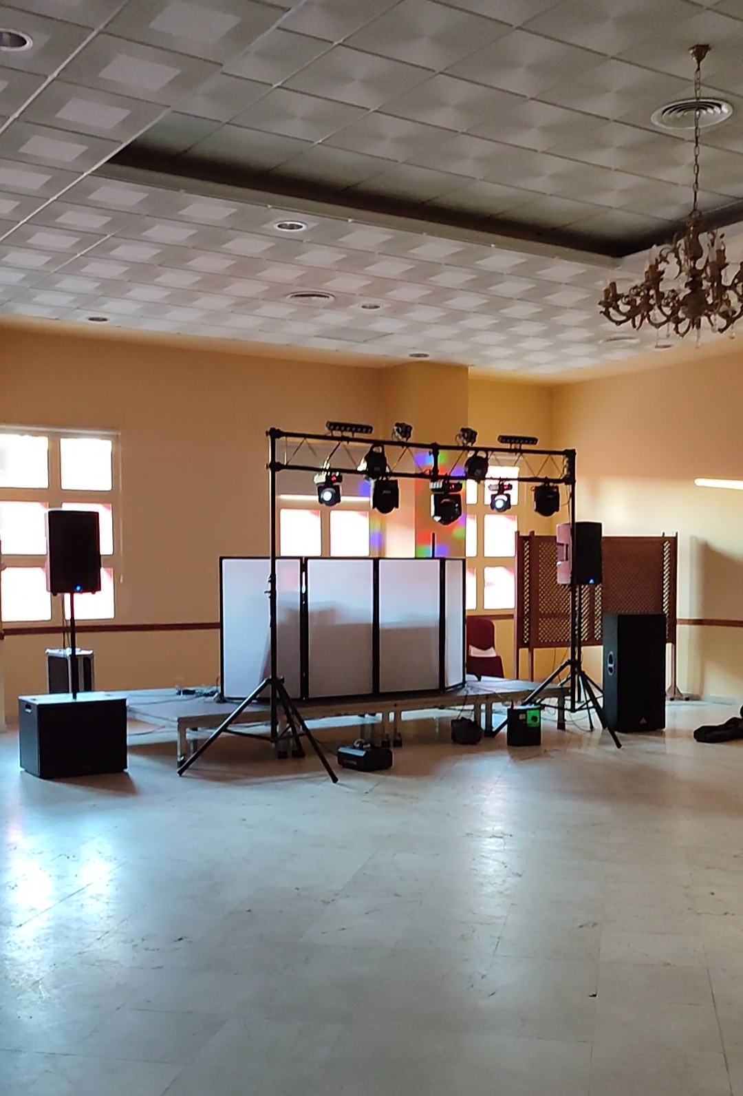 SE PRO AUDIO - La Palma del Condado - Wedding Singer