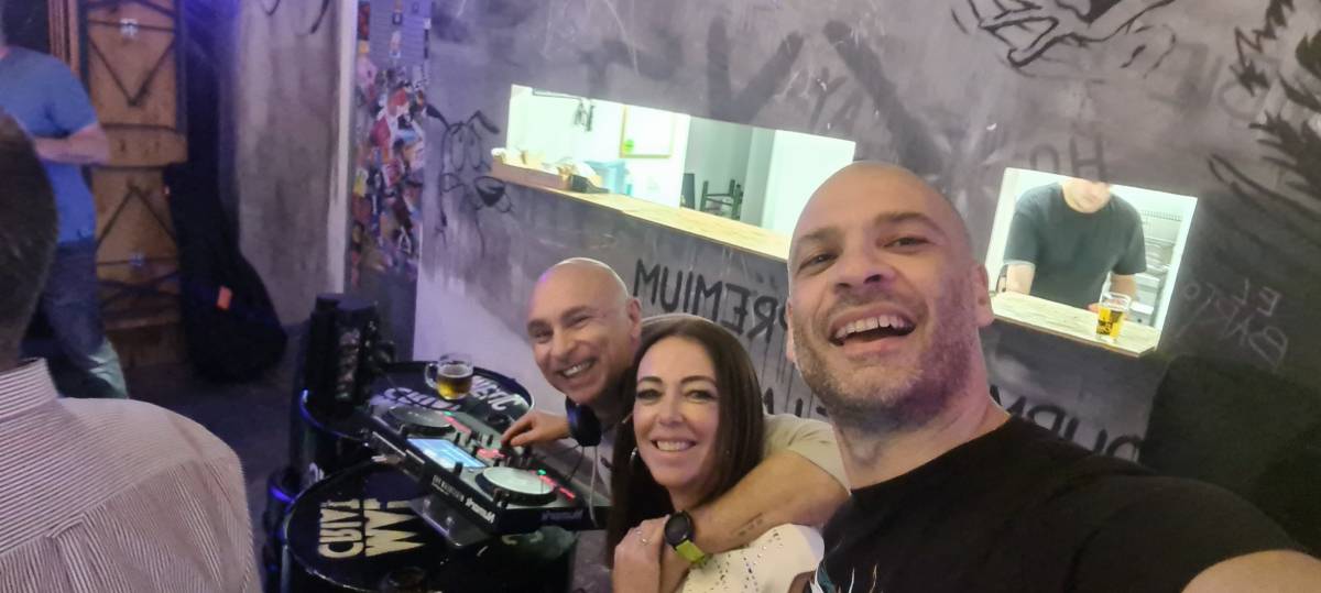 Niehbo Dj - Valencia - DJ para Festa Juvenil