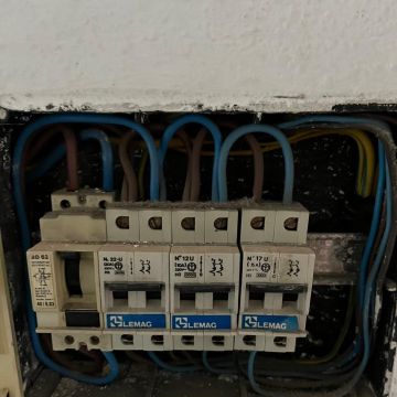 PCM Energy. Electricidad y sistemas automatizados - Mengíbar - Instalación de cajas de fusibles