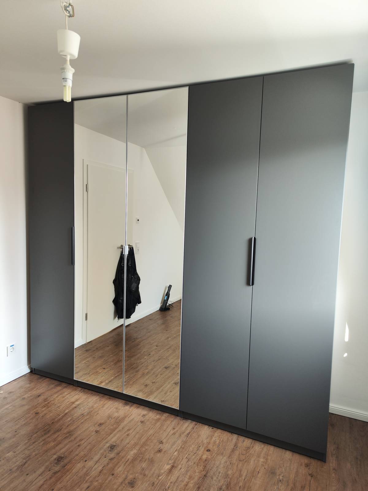 Oleksii - Barcelona - Crib Assembly