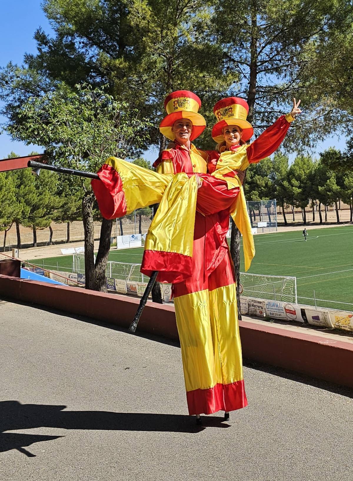 Azancos zancudos - Lucena - Entretenimiento con marionetas