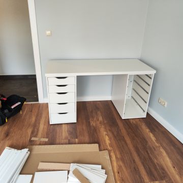 Oleksii - Barcelona - Pool Table Assembly